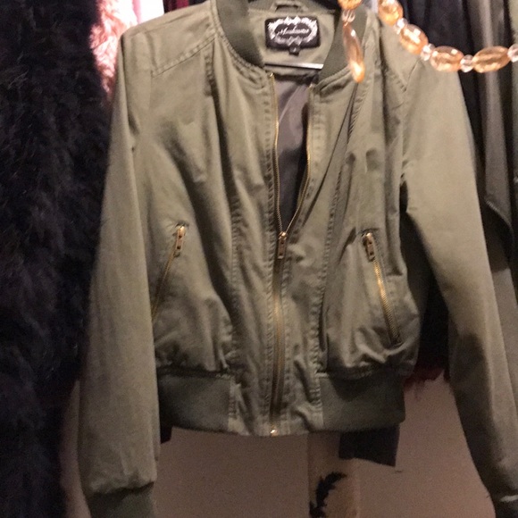 Olive Bomber💣 - Picture 2 of 2
